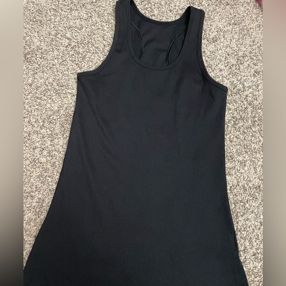 Form fitting under armor workout tank - Picture 1 of 2